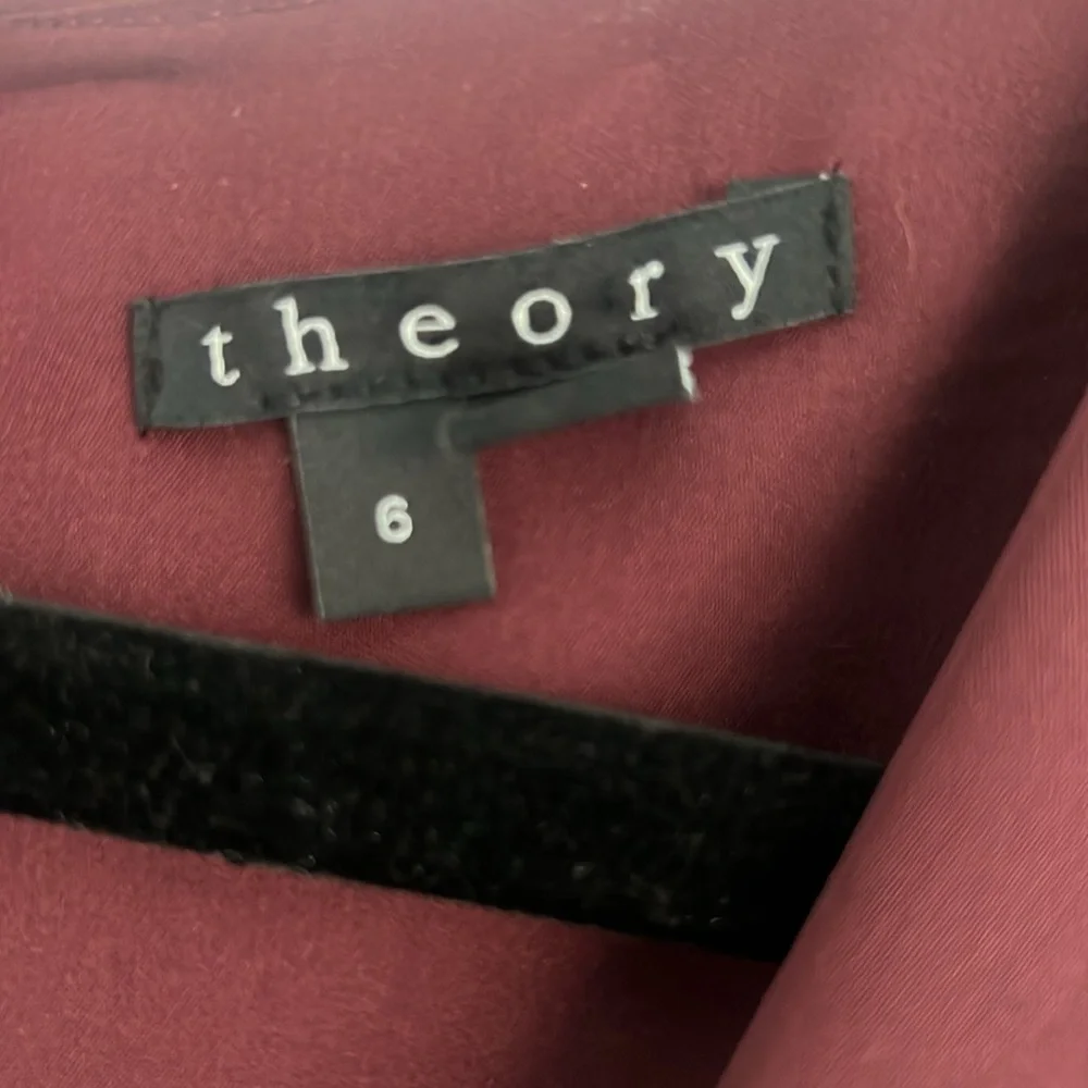 Theory double layer dress with pockets. - Picture 6 of 9